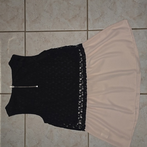 BAR III Elegant Black Lace Top with Cream Skirt Dress - Picture 4 of 4